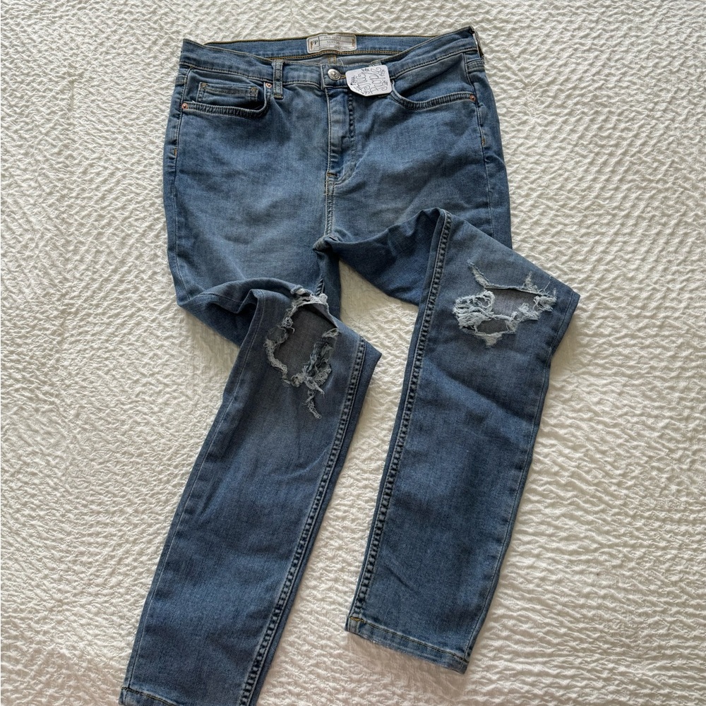 NWT Free People Distressed Skinny Jeans